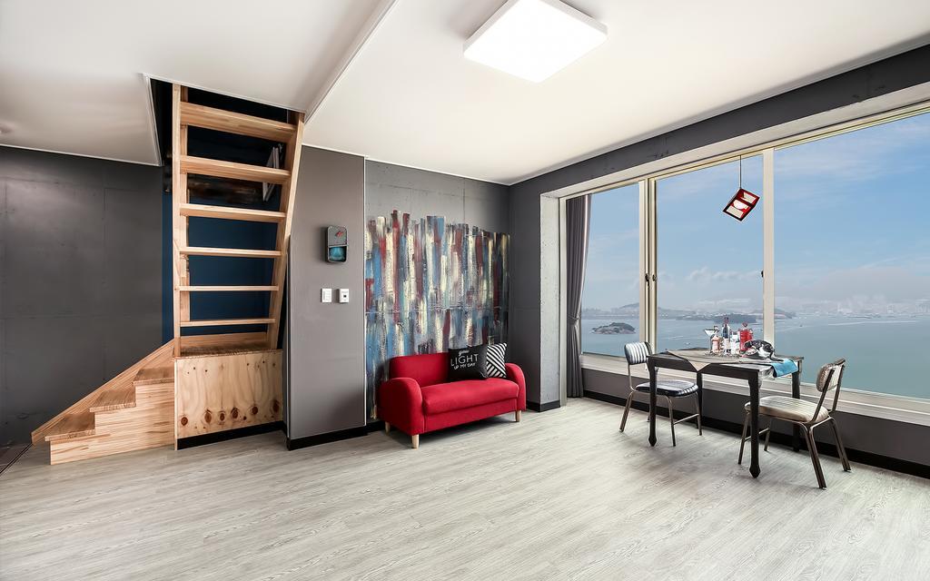 Yeosu Blooming Pension Екстер'єр фото