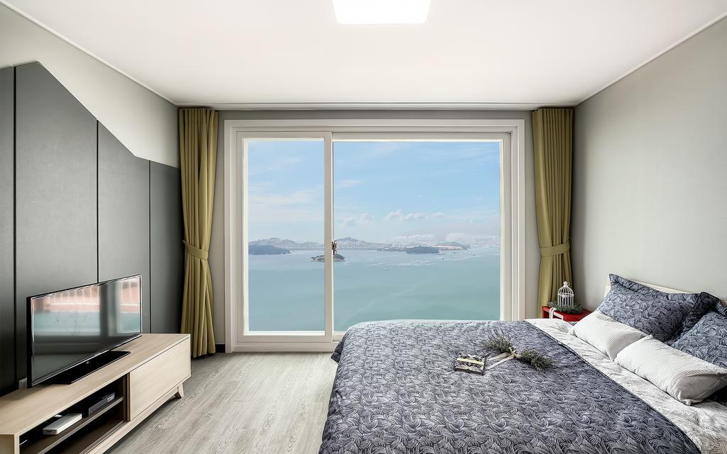 Yeosu Blooming Pension Екстер'єр фото