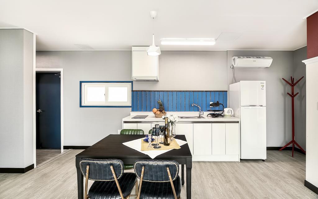 Yeosu Blooming Pension Екстер'єр фото