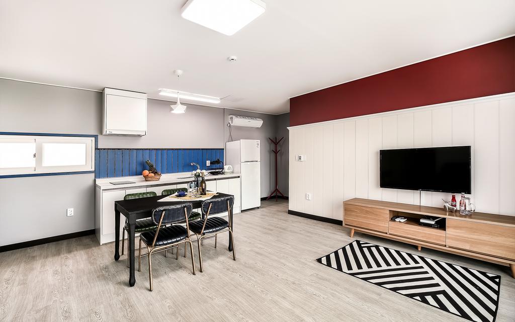 Yeosu Blooming Pension Екстер'єр фото