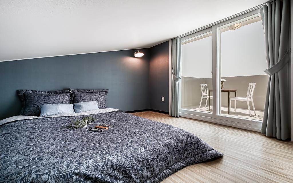 Yeosu Blooming Pension Екстер'єр фото