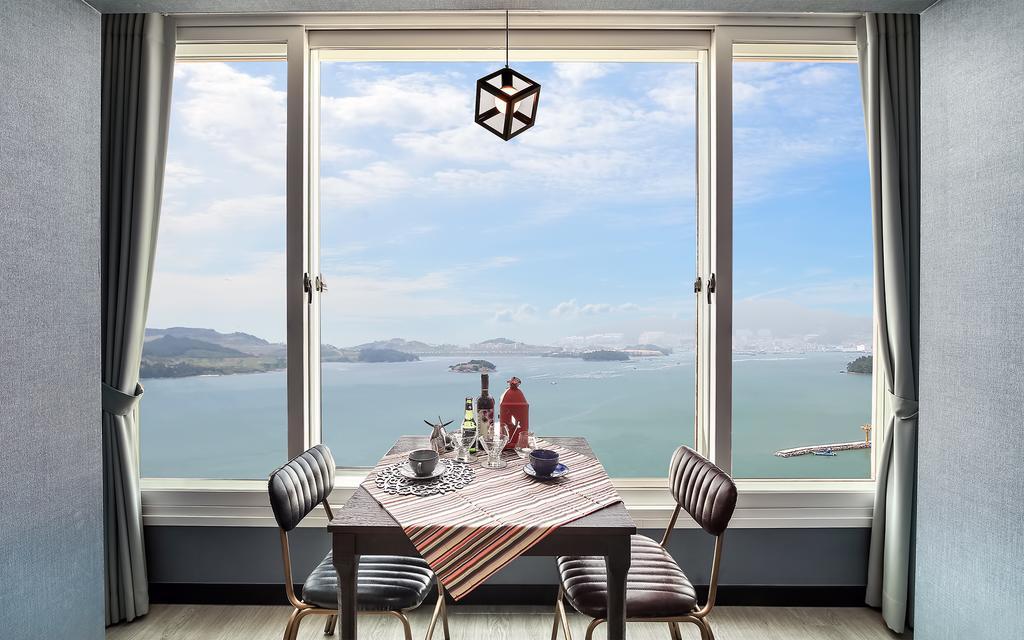Yeosu Blooming Pension Екстер'єр фото