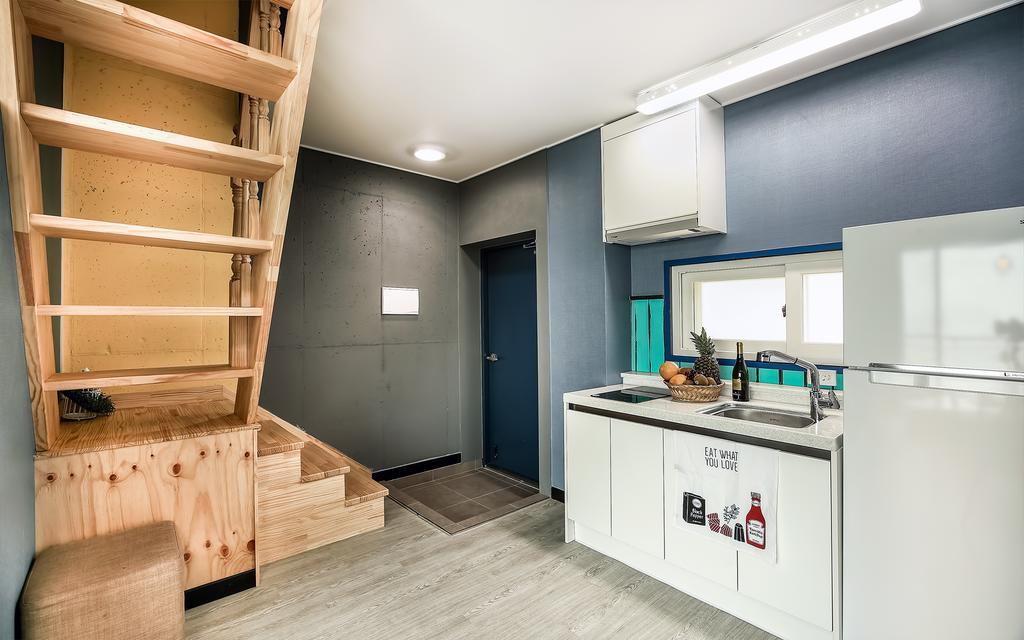 Yeosu Blooming Pension Екстер'єр фото