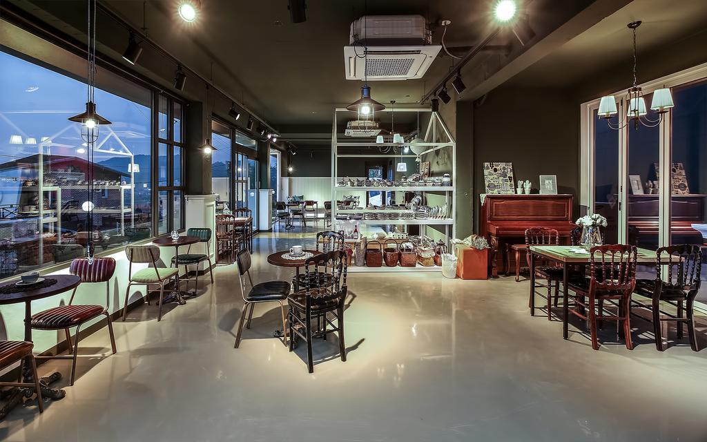 Yeosu Blooming Pension Екстер'єр фото