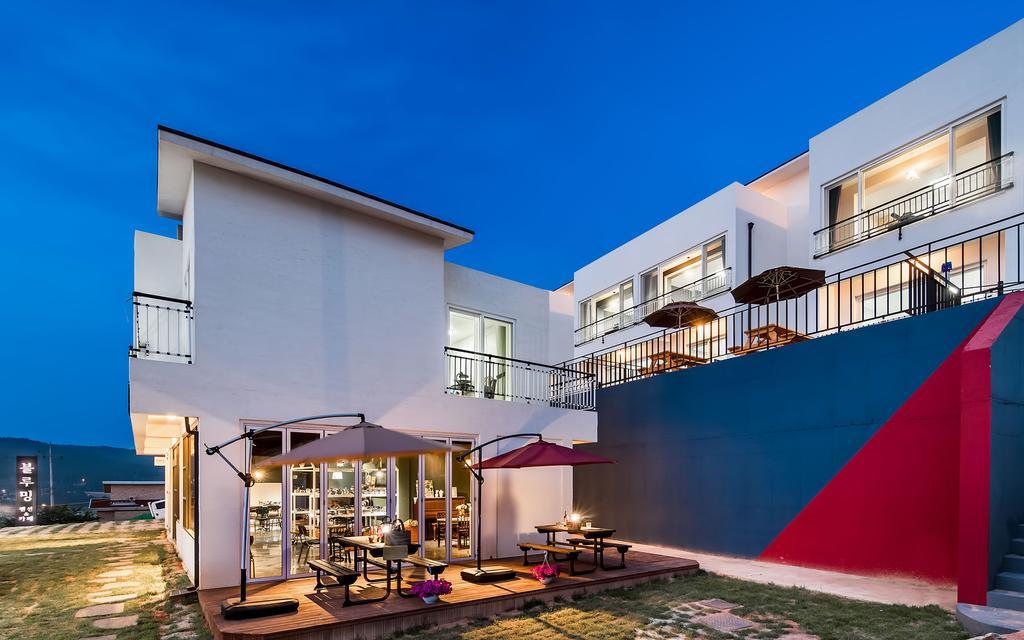 Yeosu Blooming Pension Екстер'єр фото